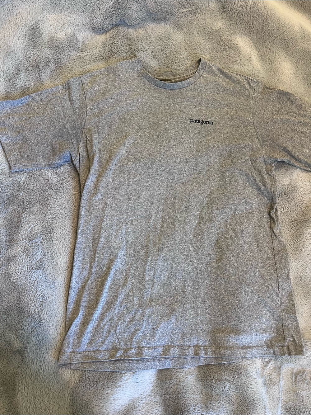 Patagonia Responsibili-Tee Men’s Gray Graphic Logo Crew Neck T-Shirt M